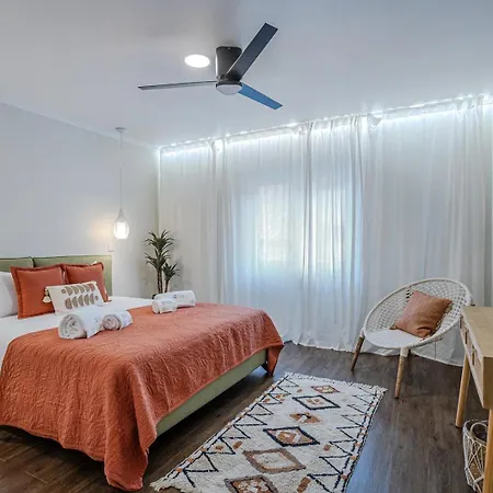 Guestready - Charming With Patio Apartman