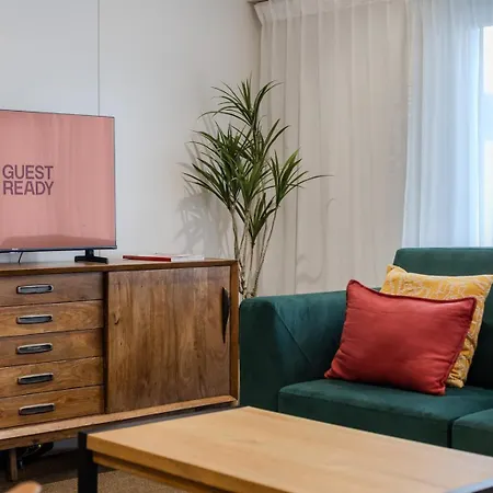 Apartman Guestready - Charming With Patio