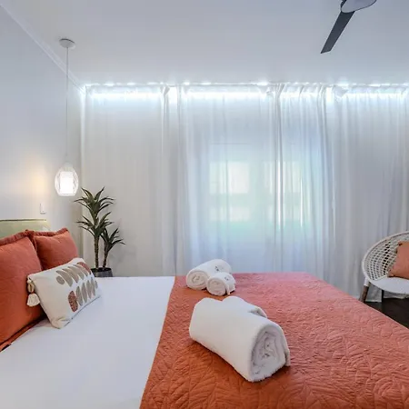 Апартаменты Guestready - Charming With Patio