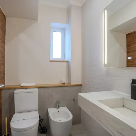 Апартаменты Guestready - Charming With Patio *