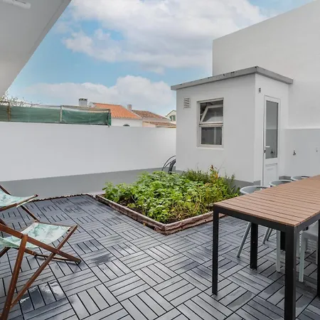 Апартаменты Guestready - Charming With Patio *