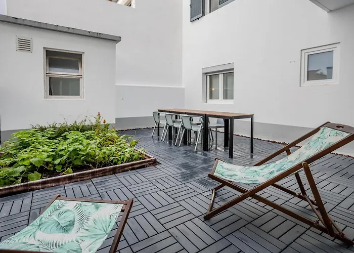 公寓 Guestready - Charming With Patio