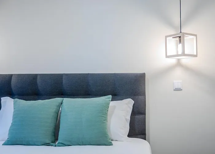 Guestready - Charming With Patio * 蓬塔德尔加达